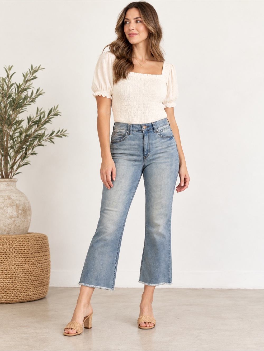 Democracy Ab Technology Cropped Wide Leg Jeans Women’s 8P Light Wash Raw Hem